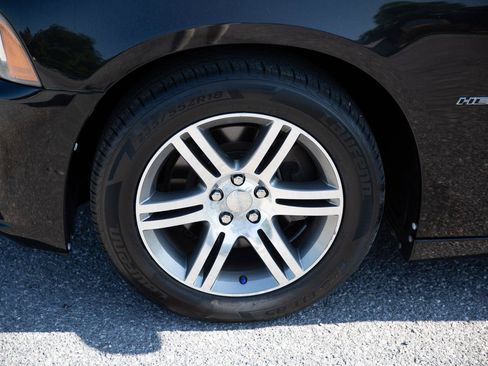 Used 2014 Dodge Charger R/T RWD image 9