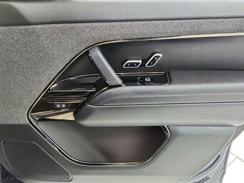 Used 2025 Land Rover Range Rover Sport Dynamic SE image 23
