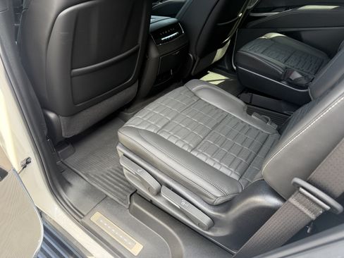 Used 2025 Cadillac Escalade V AWD/4WD image 30