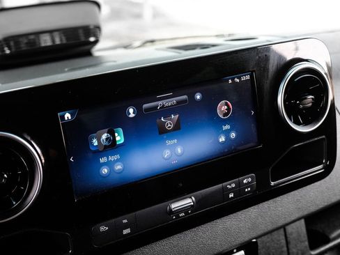 Used 2025 Mercedes-Benz Sprinter 2500 w/ Dashboard Charging Package image 28