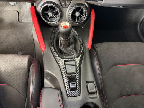 Used 2022 Chevrolet Camaro LT RWD image 17