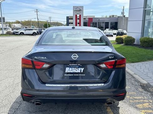 Certified 2021 Nissan Altima 2.5 SV w/ SV Premium Package FWD image 26