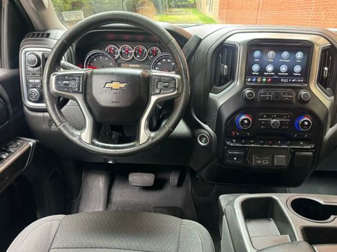 Used 2021 Chevrolet Silverado 2500 LT w/ Convenience Package image 19