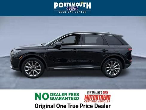 Used 2022 Lincoln Corsair AWD w/ Premium Package image 2