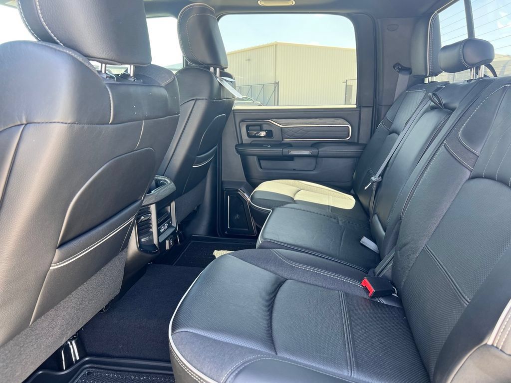 New 2025 RAM 2500 Limited AWD/4WD image 10