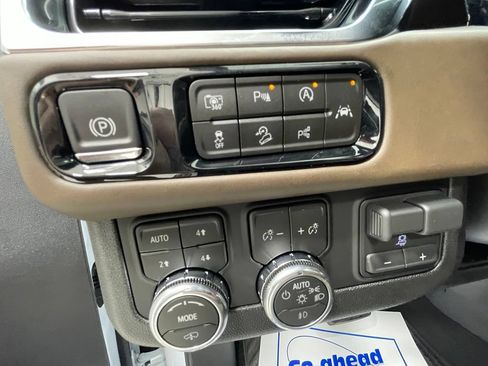 New 2026 GMC Yukon XL Denali Ultimate AWD/4WD image 21