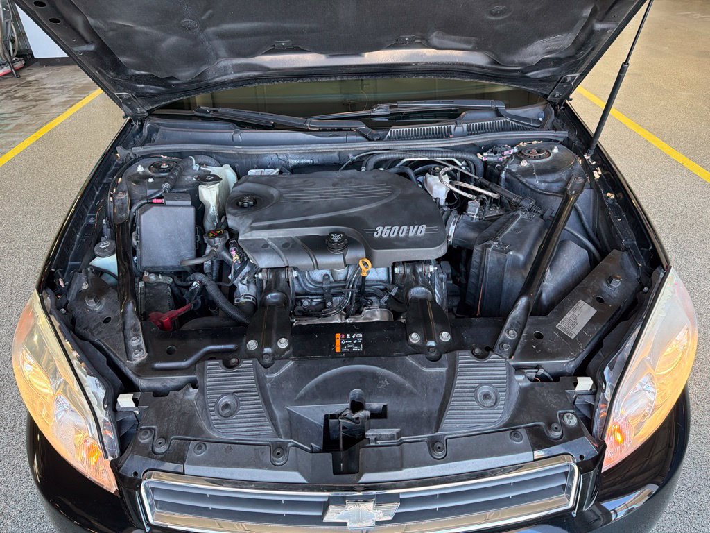 Used 2011 Chevrolet Impala LT FWD image 16