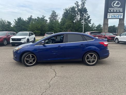 Used 2012 Ford Focus Titanium FWD image 2