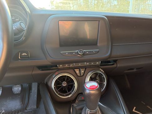 Used 2022 Chevrolet Camaro LT image 6
