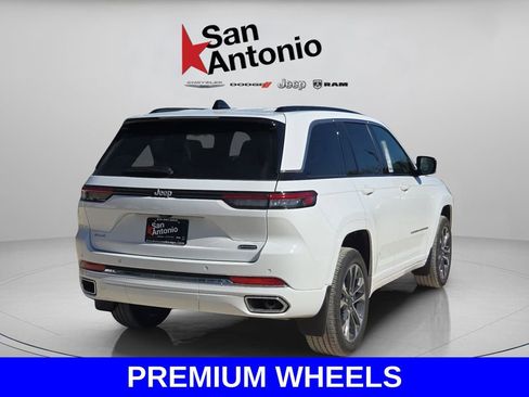 New 2025 Jeep Grand Cherokee Overland w/ Trailer Tow Package AWD/4WD image 8