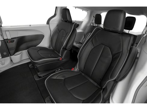 Used 2021 Chrysler Pacifica Touring-L FWD image 8