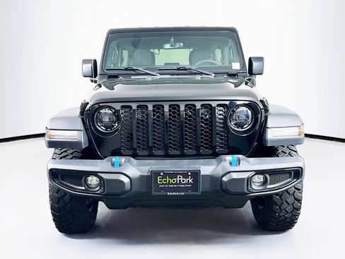 Used 2023 Jeep Wrangler Unlimited w/ Cold Weather Group AWD/4WD image 2