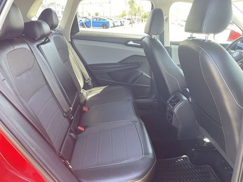 Used 2022 Volkswagen Taos SE FWD image 26