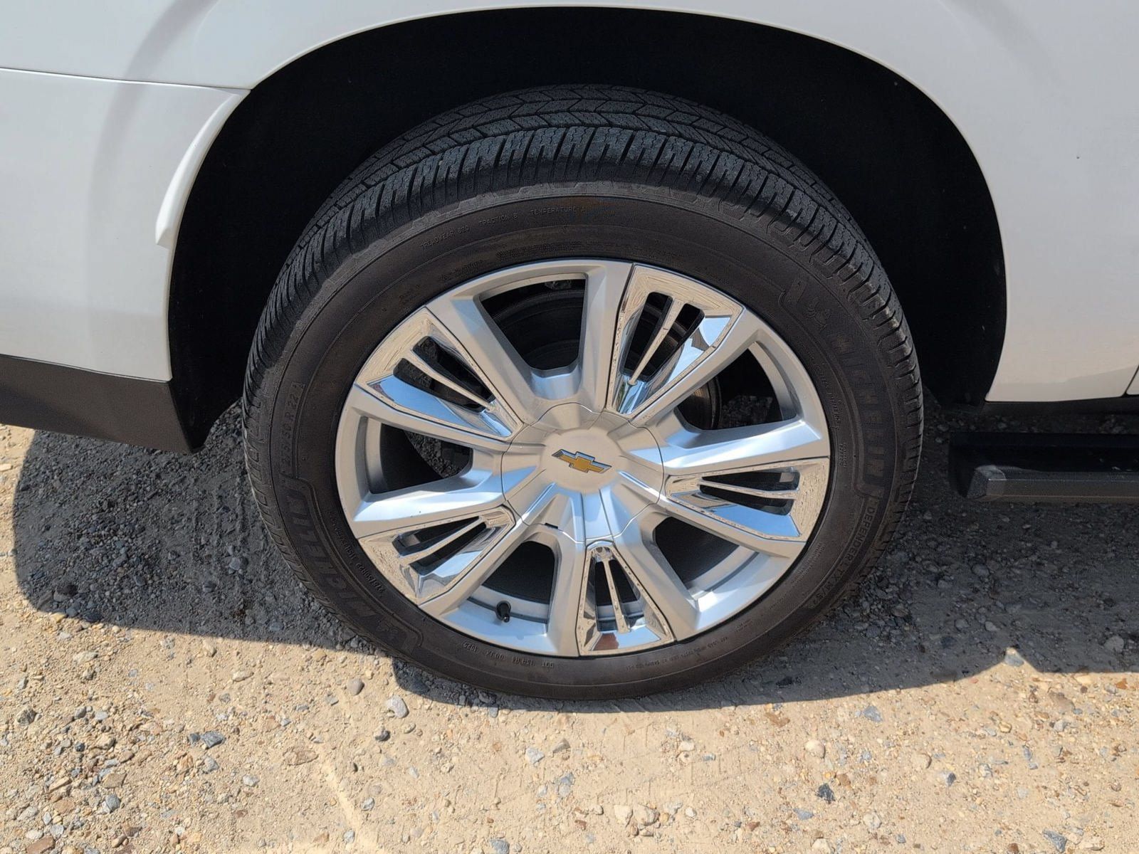 Used 2024 Chevrolet Suburban High Country AWD/4WD image 33