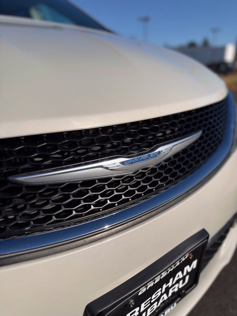 Used 2017 Chrysler Pacifica Touring-L FWD image 45