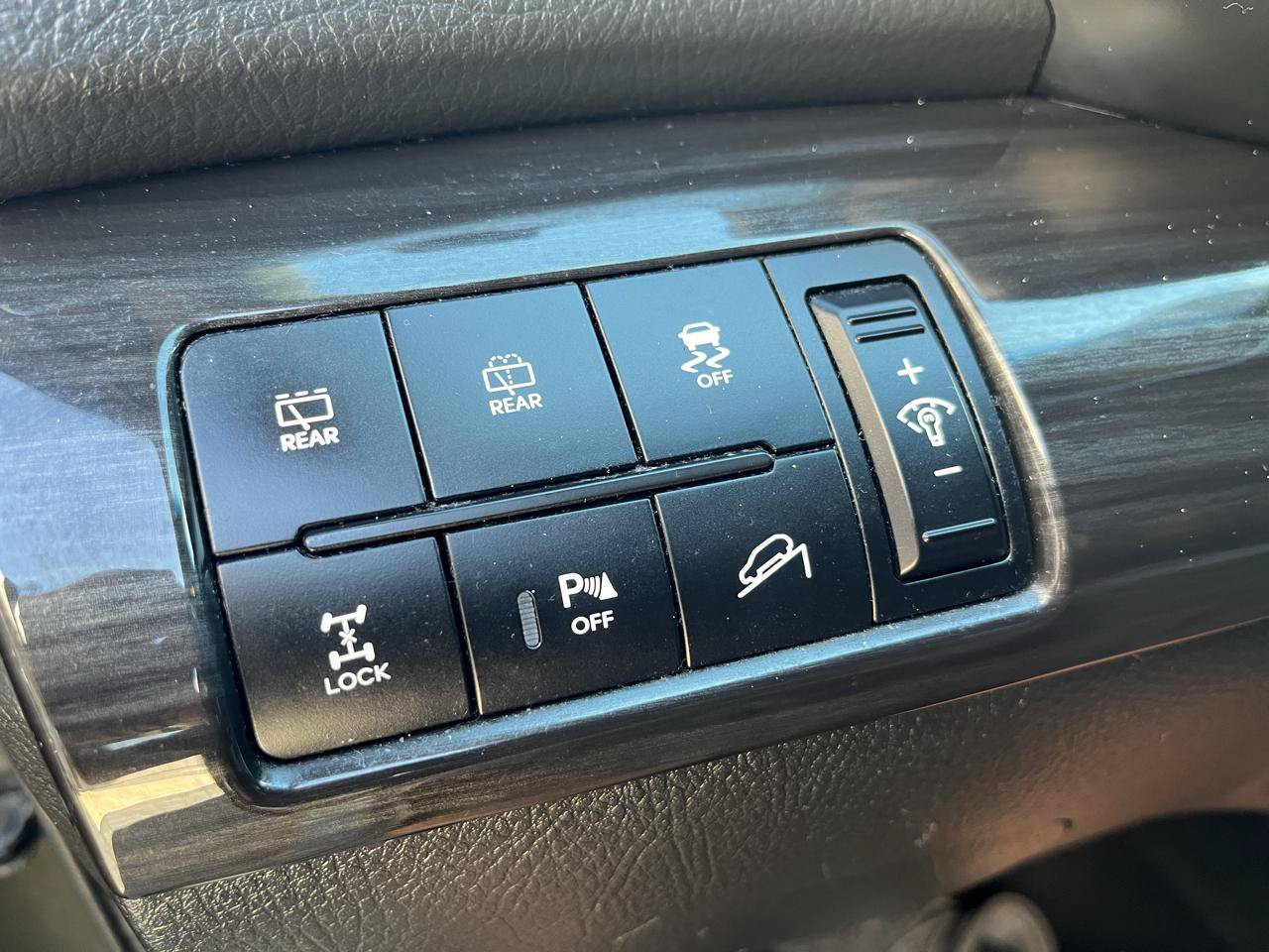 Used 2013 Kia Sorento LX w/ Convenience Pkg AWD/4WD image 19