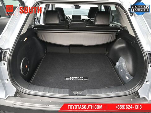 Used 2022 Toyota Corolla Cross XLE image 38