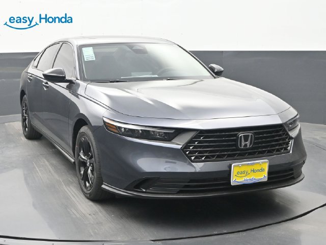 Used 2025 Honda Accord SE image 2