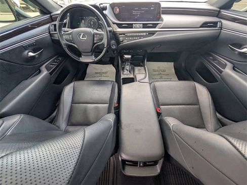 Used 2019 Lexus ES 300h image 26