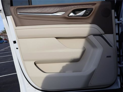 Used 2023 GMC Yukon XL Denali image 24