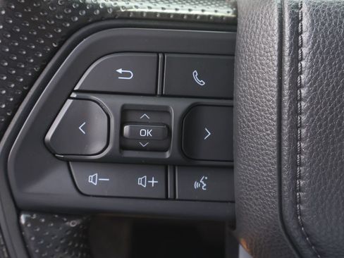 Certified 2025 Toyota Tacoma SR5 AWD/4WD image 20