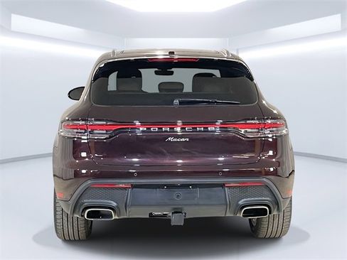 Certified 2025 Porsche Macan image 7