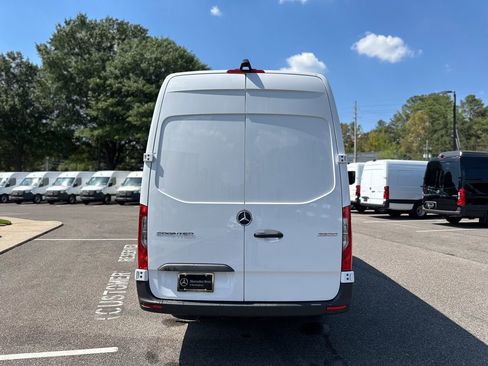 New 2025 Mercedes-Benz Sprinter 2500 image 9