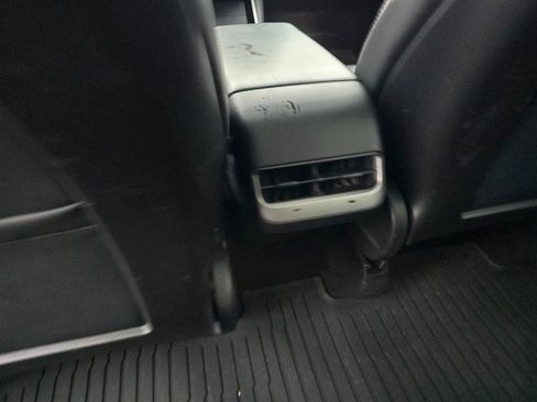 Used 2020 Tesla Model Y Long Range image 42