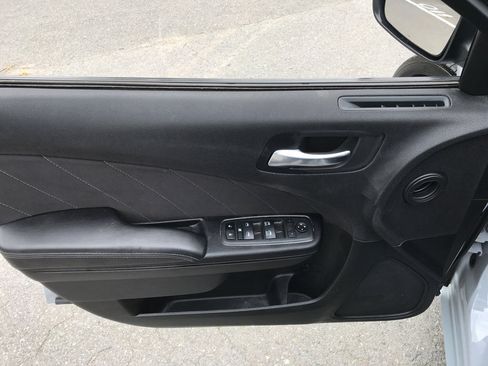 Used 2022 Dodge Charger SXT w/ Blacktop Package image 13