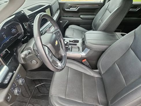 Used 2023 Chevrolet Silverado 1500 LTZ w/ LTZ Premium Package AWD/4WD image 14