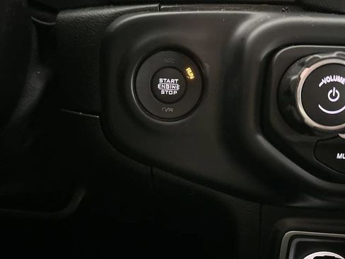 Used 2019 Jeep Wrangler Unlimited Sport S AWD/4WD image 24