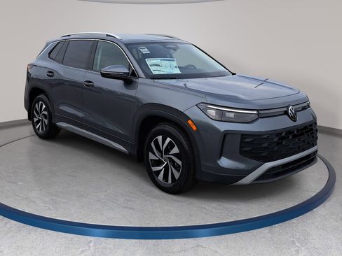 New 2026 Volkswagen Tiguan S FWD image 3