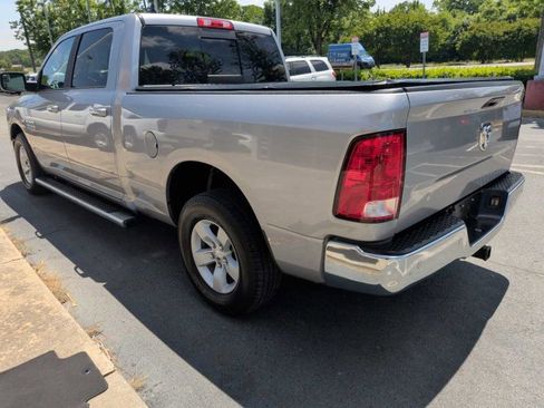 Used 2020 RAM 1500 Classic SLT w/ Luxury Group RWD image 3