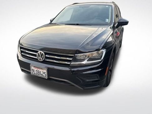 Used 2021 Volkswagen Tiguan SE image 10