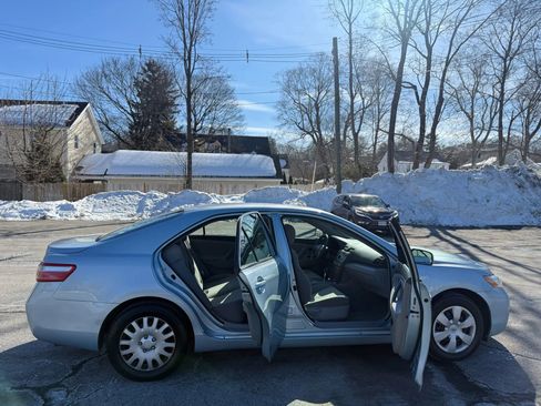 Used 2009 Toyota Camry LE image 8