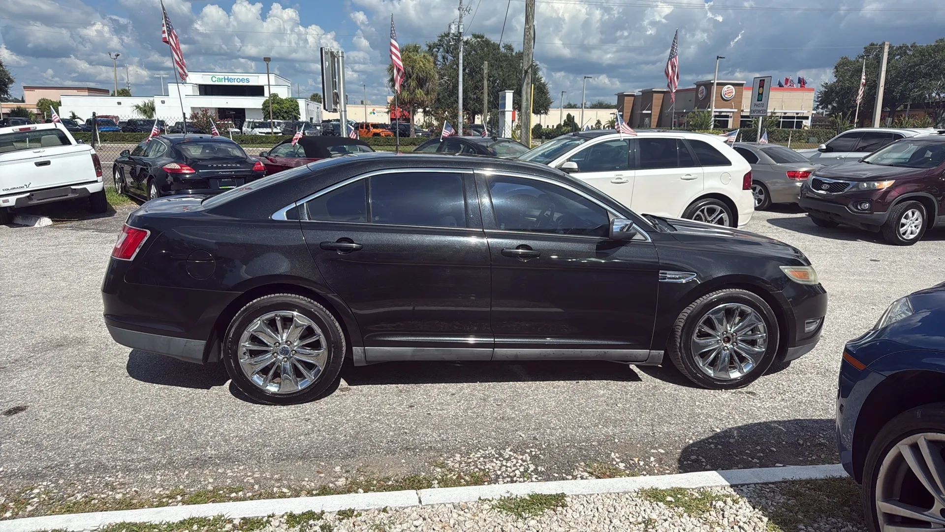 Used 2010 Ford Taurus Limited FWD image 6