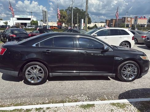 Used 2010 Ford Taurus Limited FWD image 6
