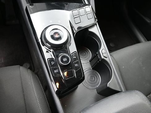 Used 2024 Kia Sportage LX image 20