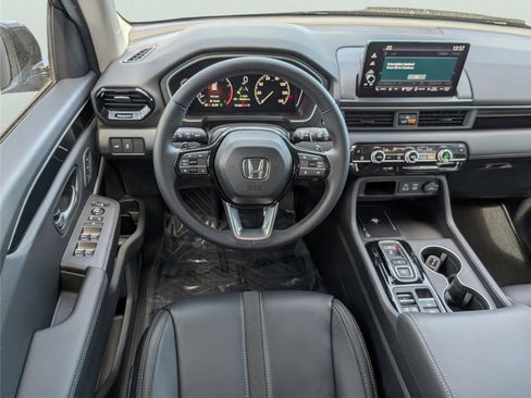 Used 2025 Honda Pilot EX-L image 29