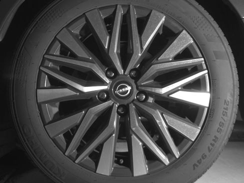 Used 2025 Nissan Altima 2.5 SV image 14