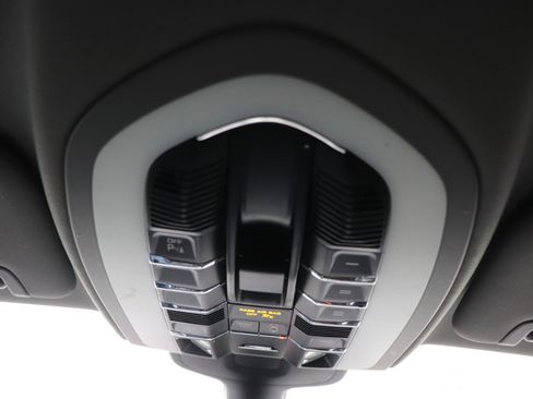 Used 2016 Porsche Panamera 4 image 42