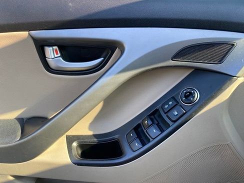 Used 2016 Hyundai Elantra Limited w/ Option Group 04 FWD image 26