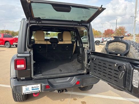 Used 2018 Jeep Wrangler Unlimited Rubicon image 17