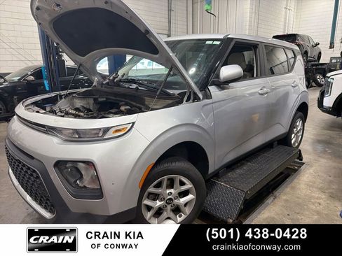 Used 2020 Kia Soul S FWD image 1