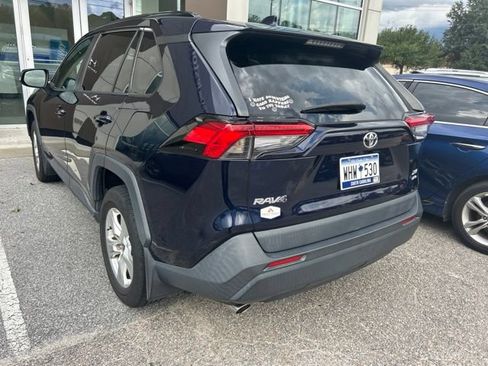 Used 2021 Toyota RAV4 XLE w/ Convenience Package AWD/4WD image 3