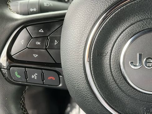 Certified 2021 Jeep Renegade Latitude image 13