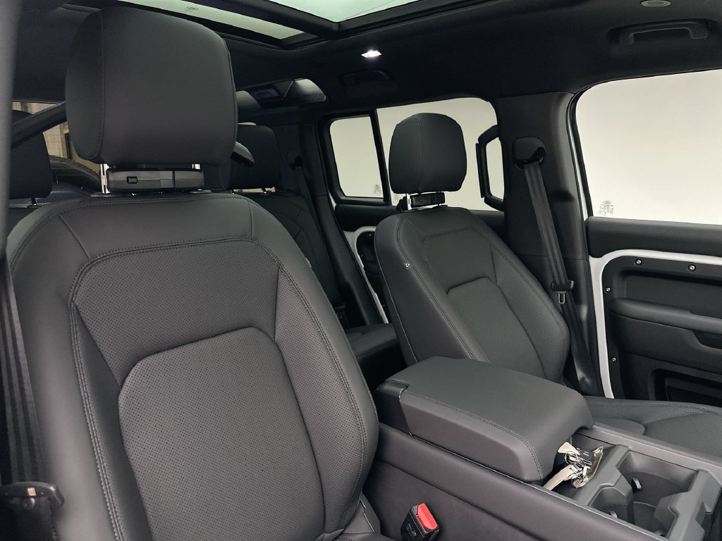 New 2026 Land Rover Defender 110 S AWD/4WD image 6