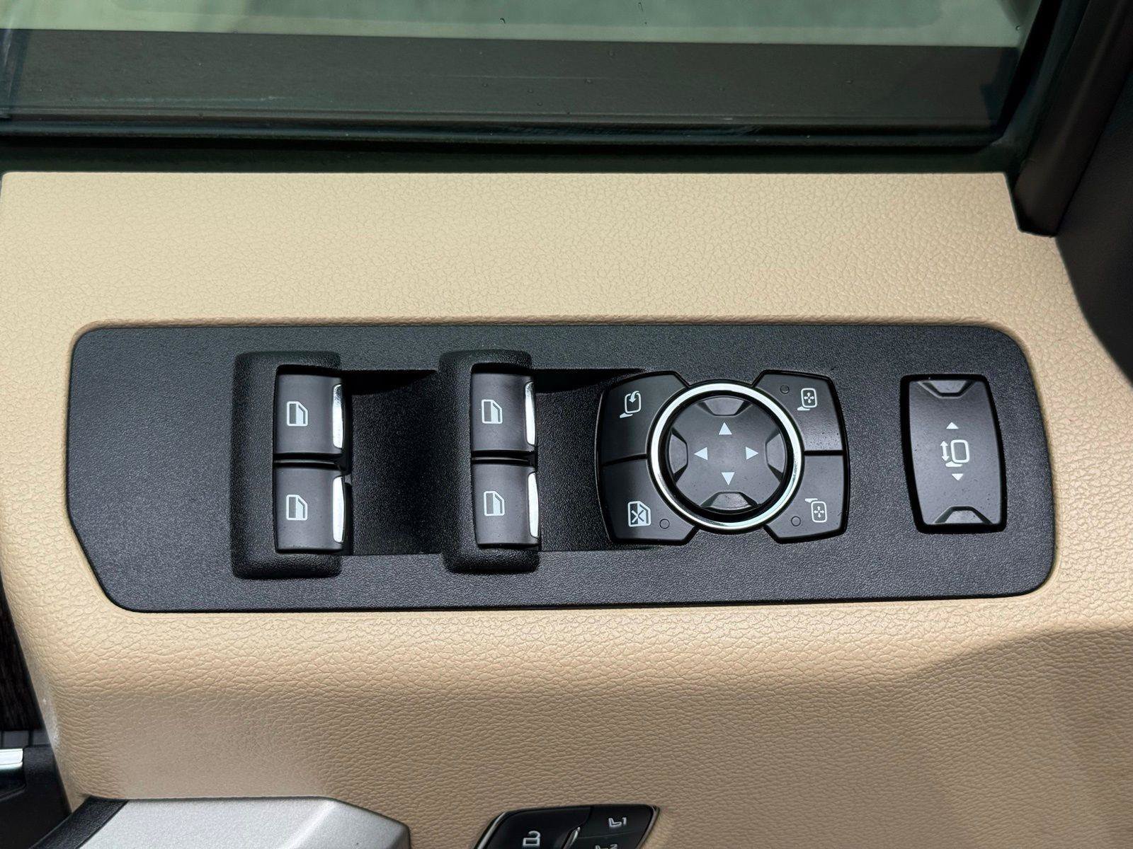 Used 2020 Ford F250 Lariat w/ Lariat Ultimate Package AWD/4WD image 21
