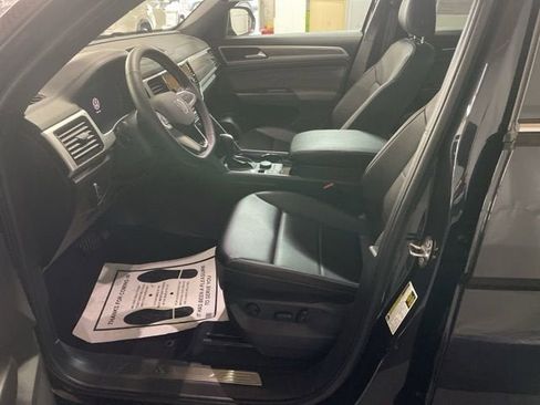 Certified 2023 Volkswagen Atlas Cross Sport SE image 14