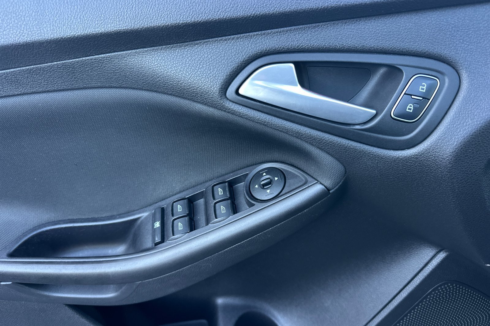 Used 2017 Ford Focus SEL FWD image 10